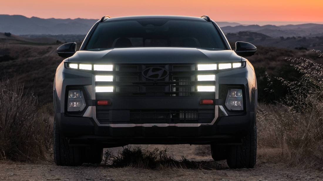 2025 Hyundai Santa Cruz Gray Front View