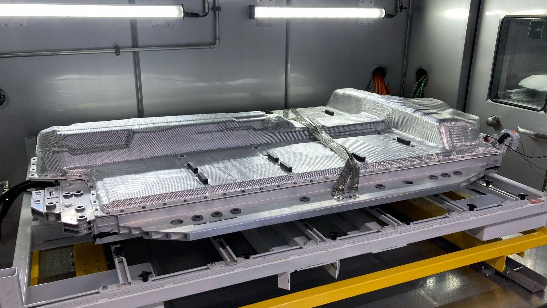 p90600179-lowres BMW Solid State Battery