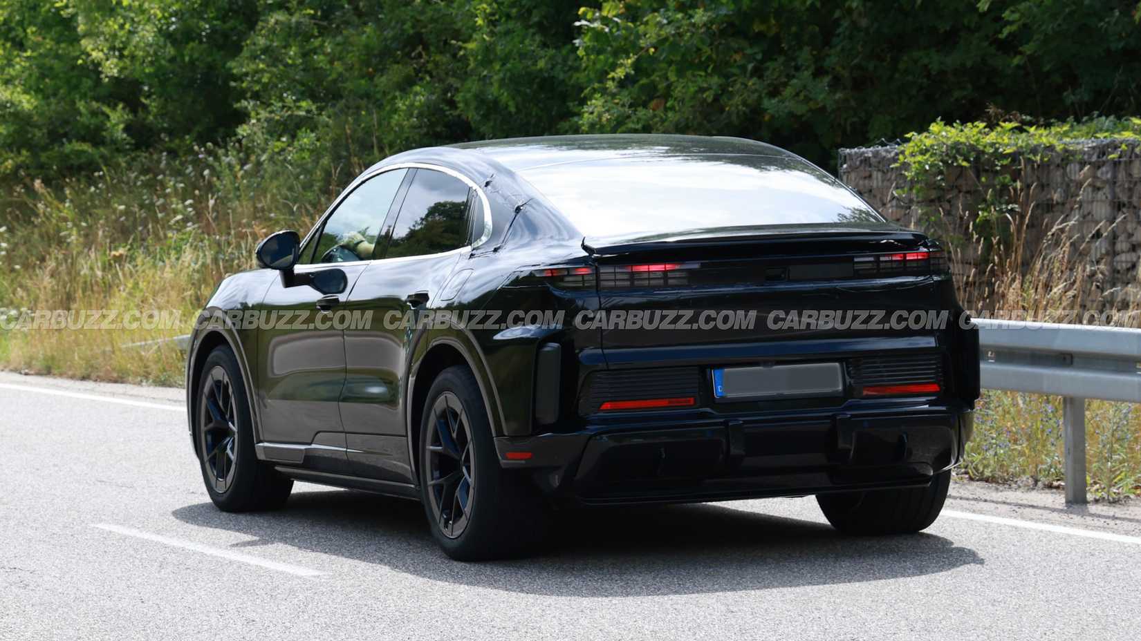 Porsche Cayenne Coupe EV 13-1