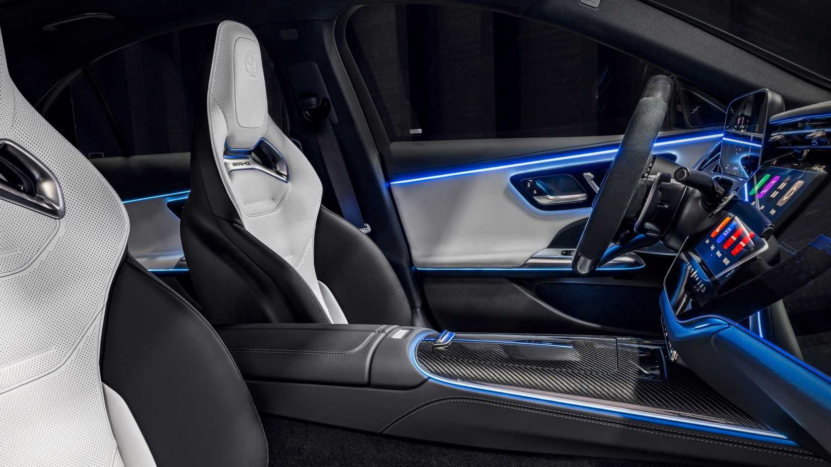 2026 Mercedes-AMG E 53 Hybrid Wagon Euro (1)