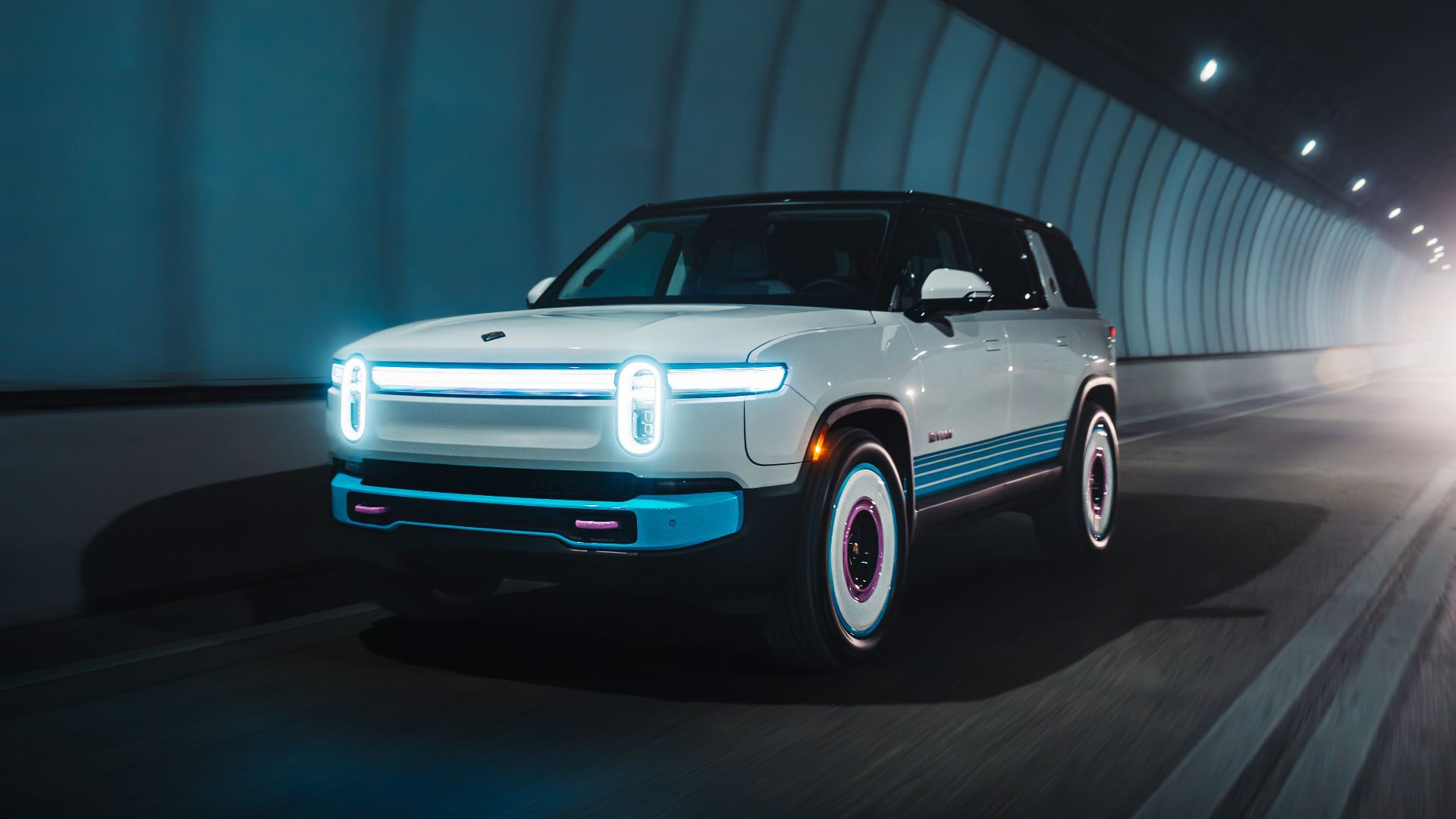 2026 Rivian R1S Miami rolling