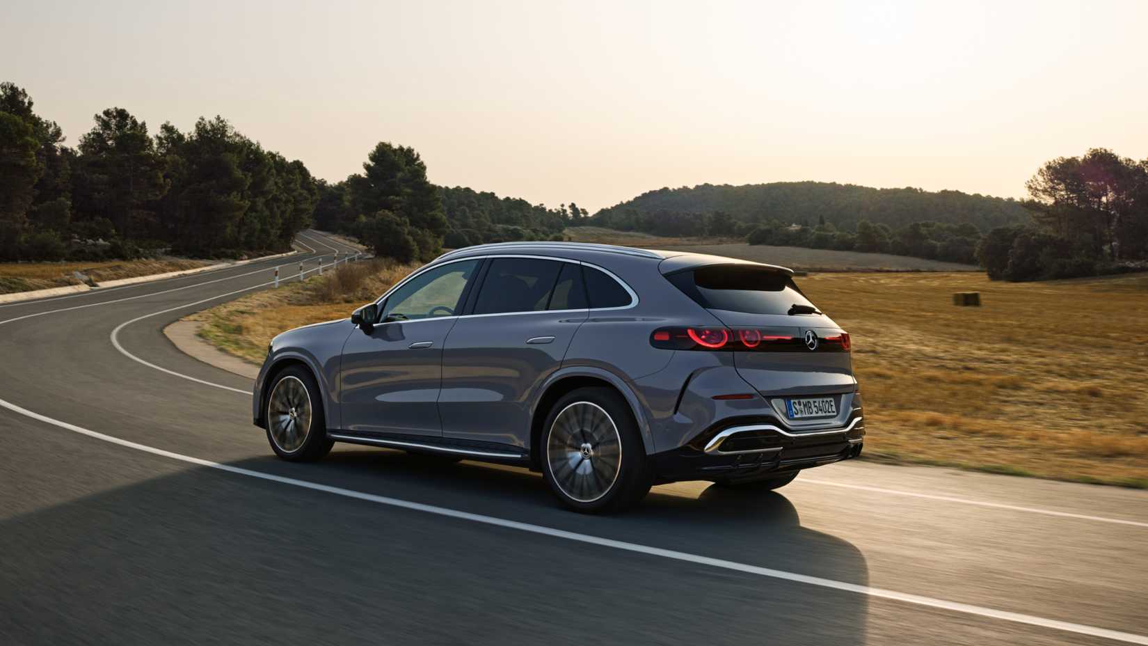 2027 Mercedes-Benz GLC rear side rolling