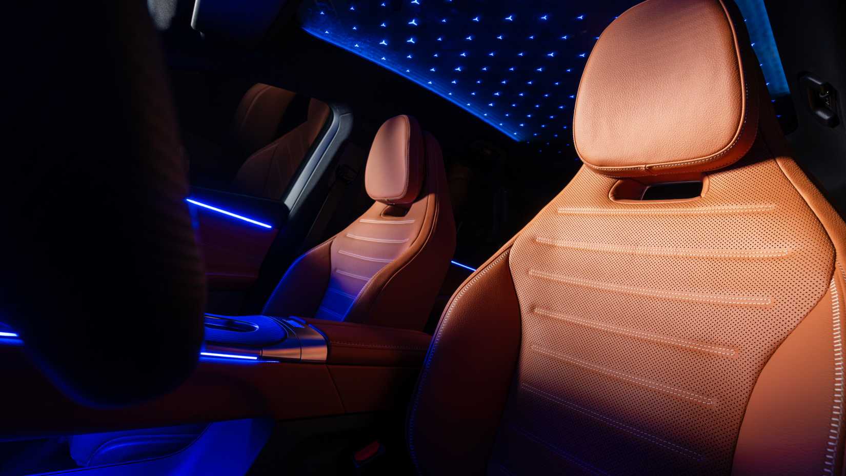 2027 Mercedes-Benz GLC front seat