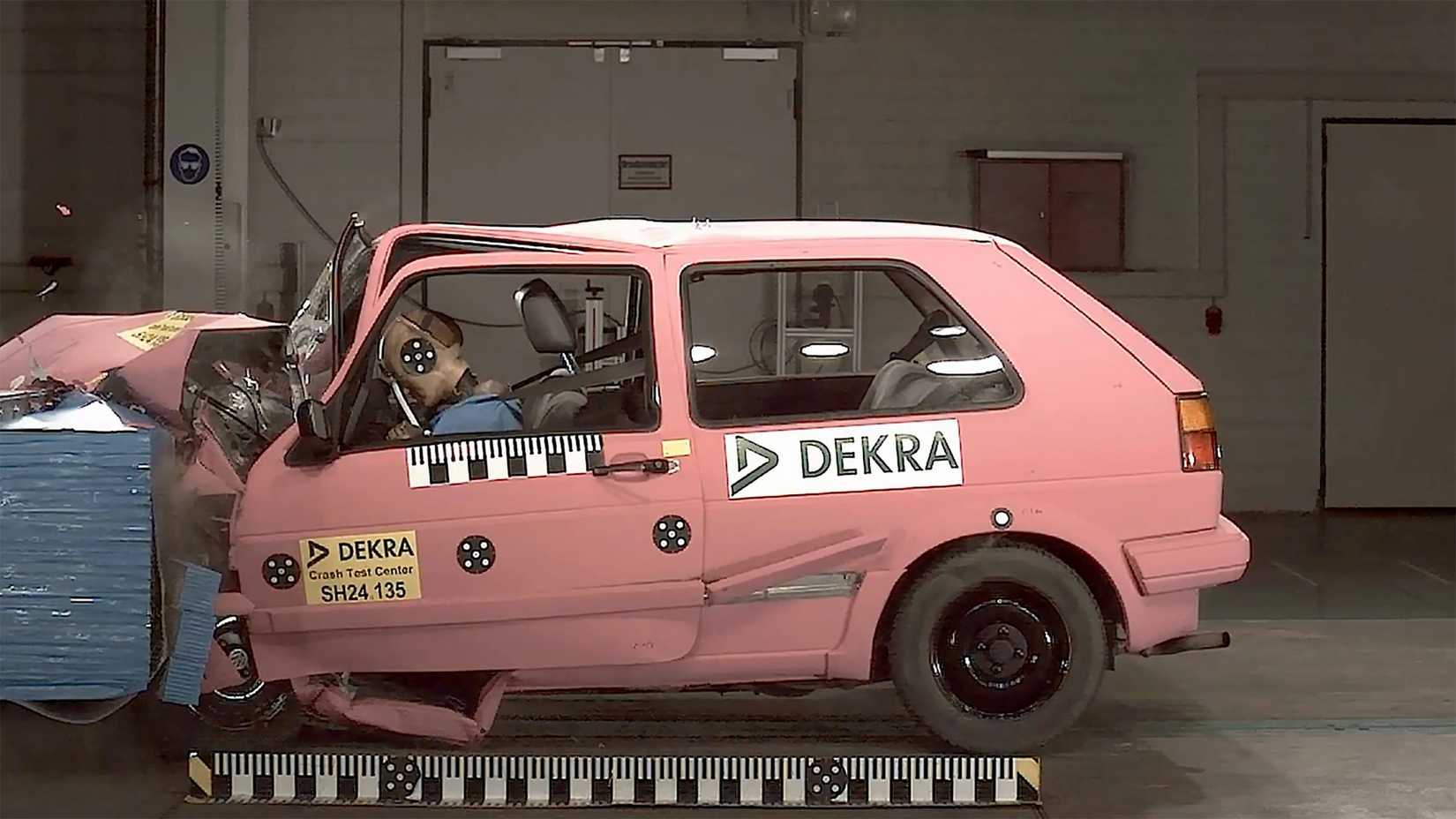 Dekra Volkswagen Golf MKII Crash Test (2)