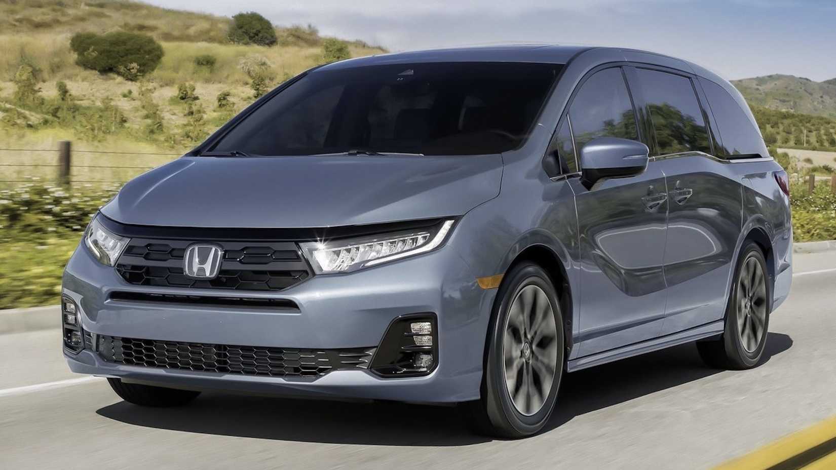 2025 Honda Odyssey front, three-quarter
