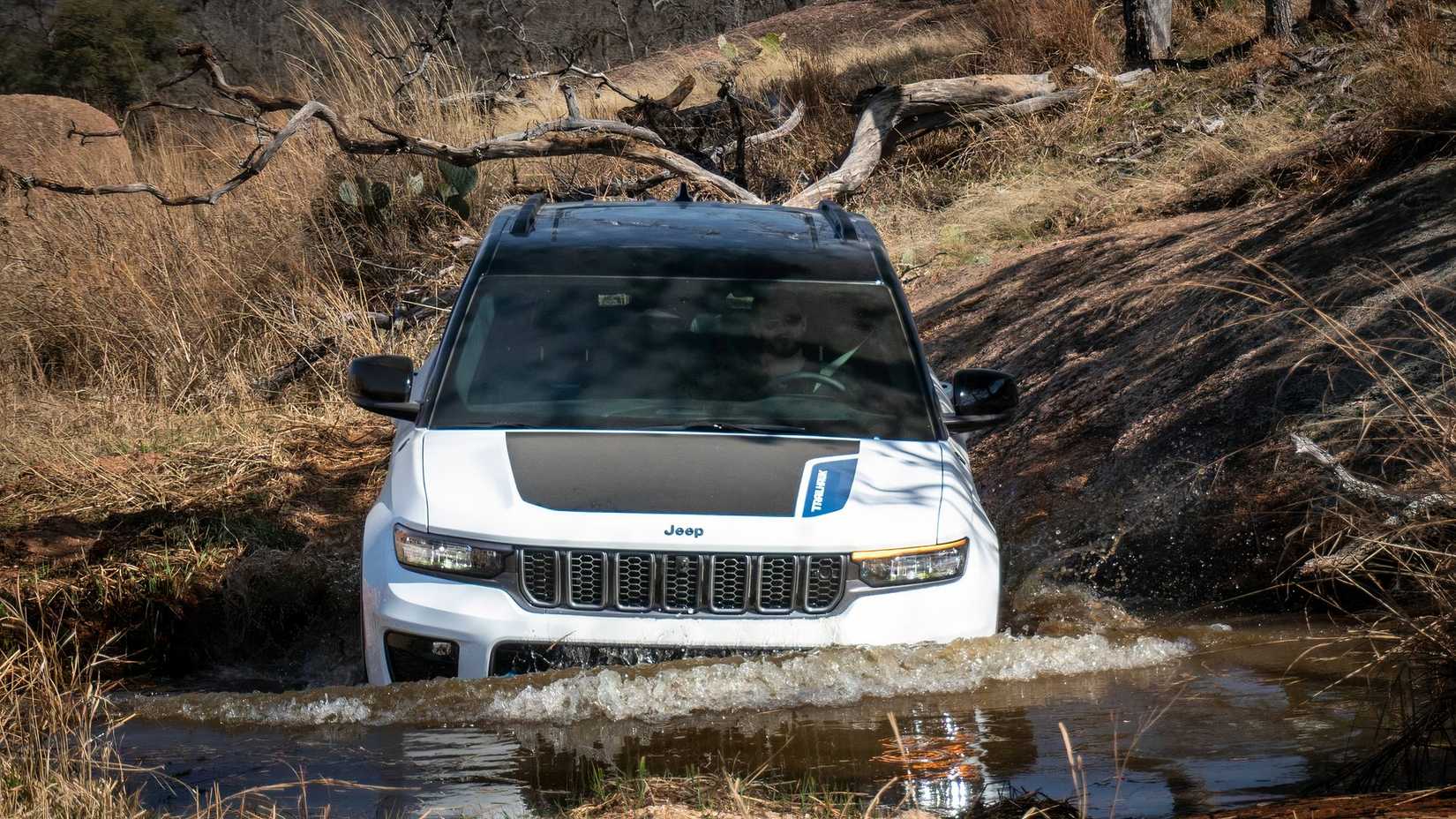 2025 Jeep Grand Cherokee 4xe Front View Offroad