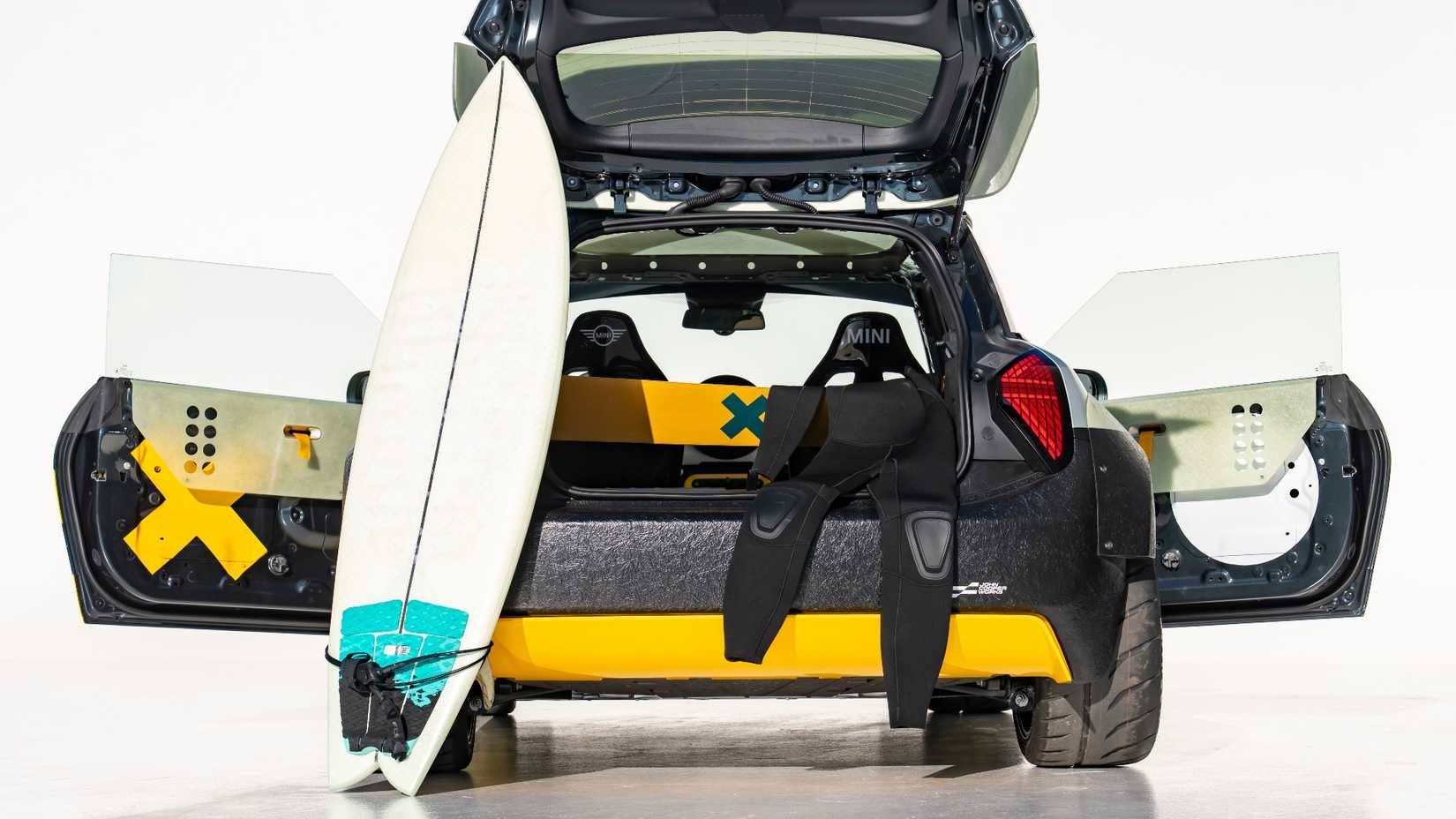 Mini Cooper JCW Deus X Machina IAA 2025 (6)