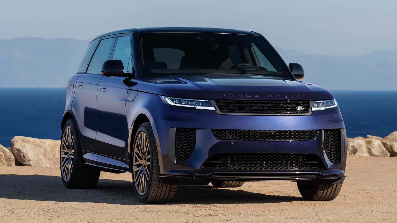 2025 JLR Range Rover Sport SV Bespoke front 3/4