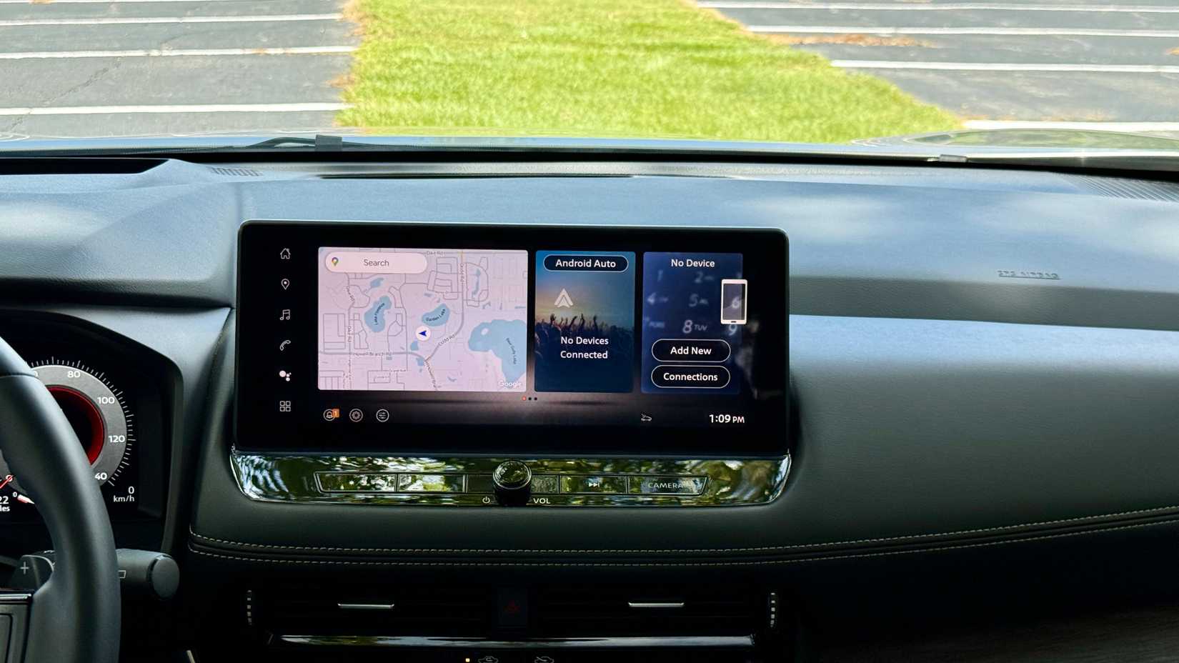 2025-nissan-rogue16 2025 Nissan Rogue infotainment