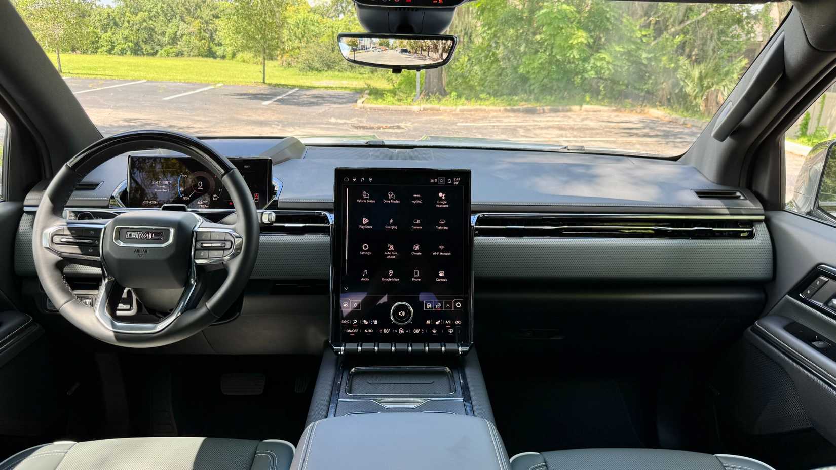 2026-gmc-sierra-ev16 2026 GMC Sierra EV interior